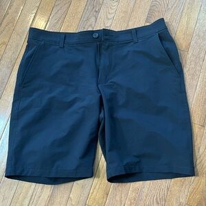 Men’s under armor black short